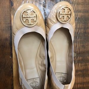 Tory Burch “Caroline” flat Beige Sz 9.5